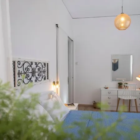 Aretis Apartment- At The Foothills Of The Castle * Naxos City