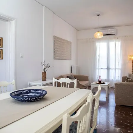 Aretis Apartment- At The Foothills Of The Castle