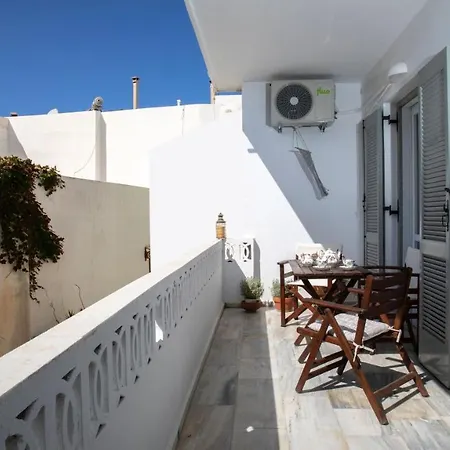 Aretis Apartment- At The Foothills Of The Castle Naxos City